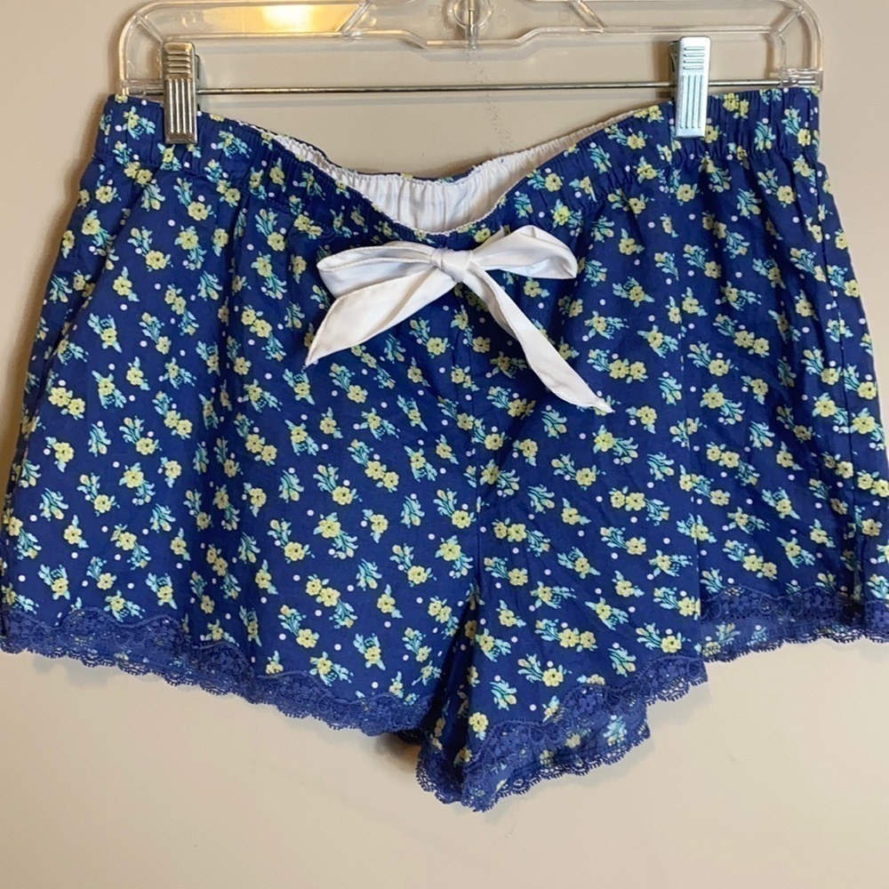 Victoria Secret sleeping shorts floral size M